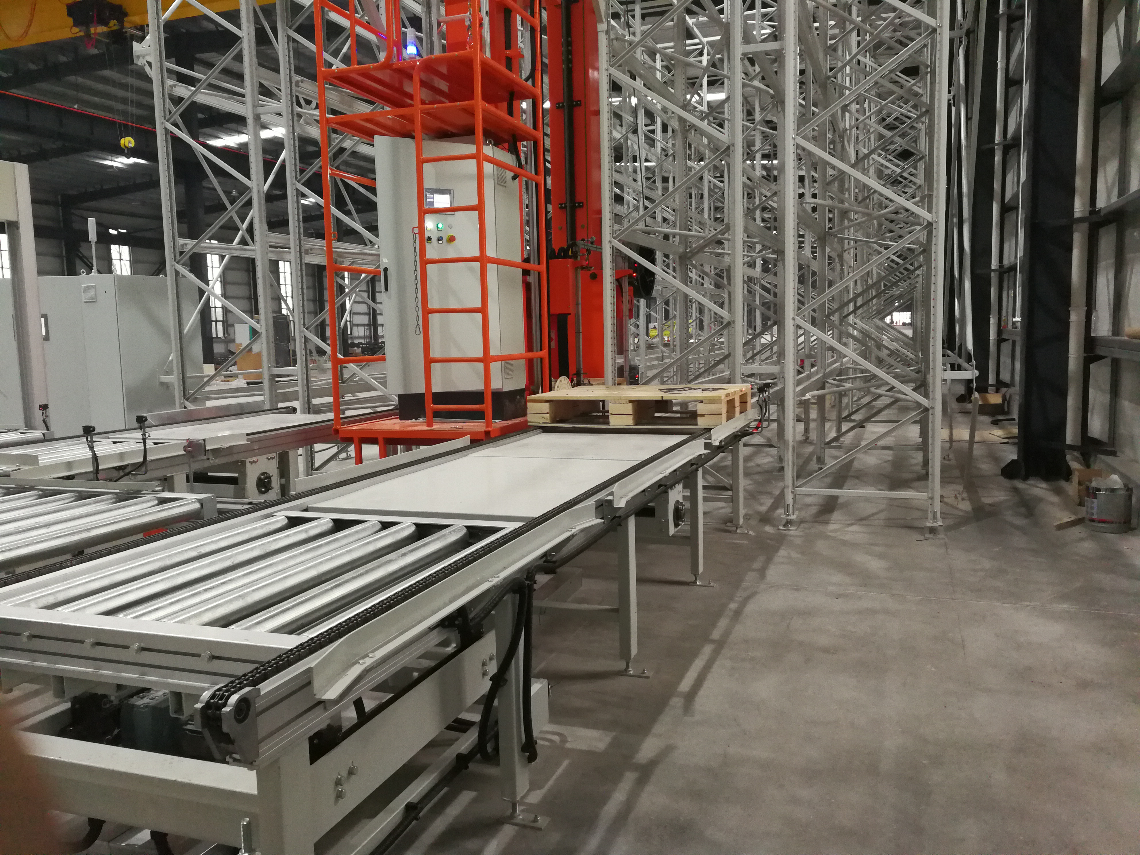 智能仓库作业模式：如何精准适配不同行业需求？