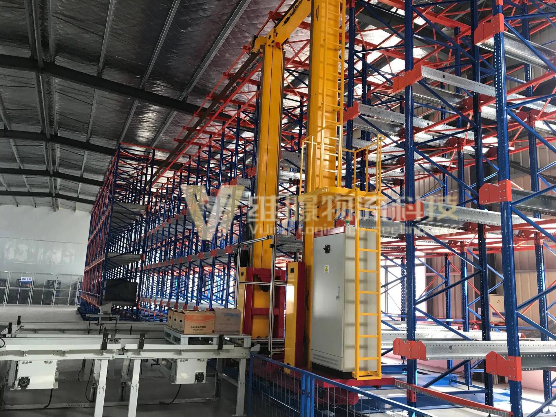 穿梭车式货架的核心优势：解决传统仓储痛点